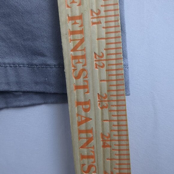 Signature Gold Levi Strauss Light Gray Cargo Shorts Mens 46 Hits At The Knee NWT - Picture 4 of 16